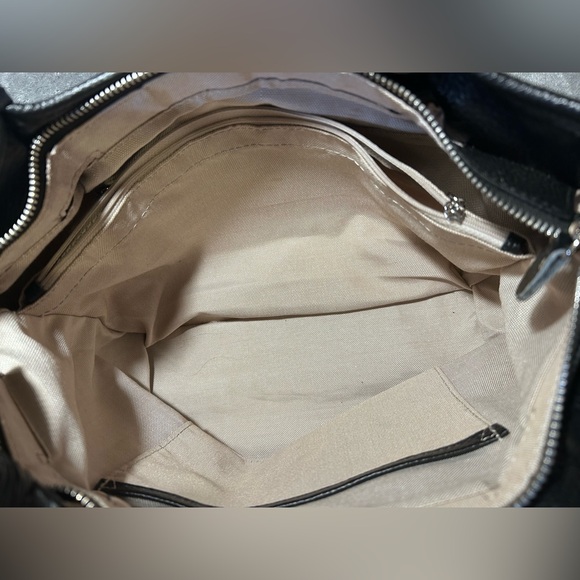 Vairena Ultra Rare Italian Pebbled Leather Shoulder Bag w/ Silver Hardware - Picture 8 of 11